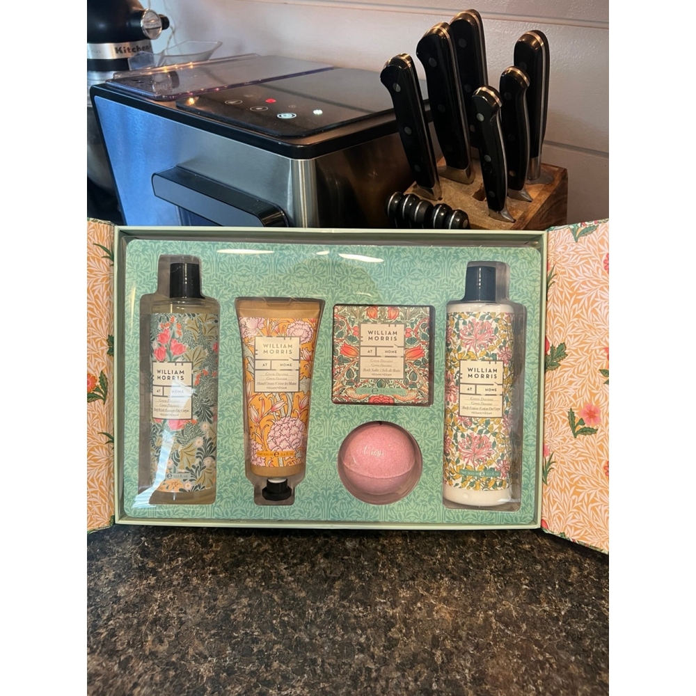 New WILLIAM MORRIS AT HOME Rose Body Care Set - Picture 3 of 5